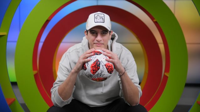 Δήμος Αναστασιάδης: Ο &quot;θρύλος&quot; Άντζελα, τα &quot;Αναπάντεχα&quot; της ζωής του και το τραγούδι που αφιερώνει στη Τζένη Θεωνά