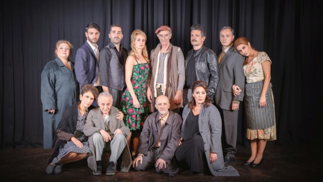 &quot;Συνοικία το Όνειρο&quot; | Μία παράσταση στη μνήμη του Μίκη Θεοδωράκη έρχεται στο Γυάλινο Θέατρο