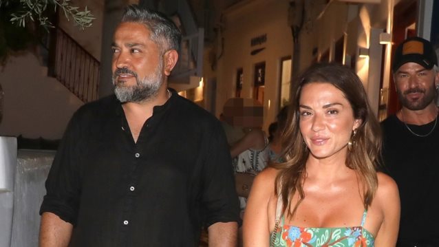 Βάσω Λασκαράκη &amp; Λευτέρης Σουλτάτος σε βραδινή εμφάνιση στη Μύκονο
