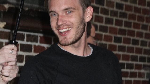 Οι Πιο Ακριβοπληρωμένοι YouTubers Του 2016
 
: Εσύ ακόμα πιστεύεις πως αξίζει να κάνεις δουλειά γραφείου;