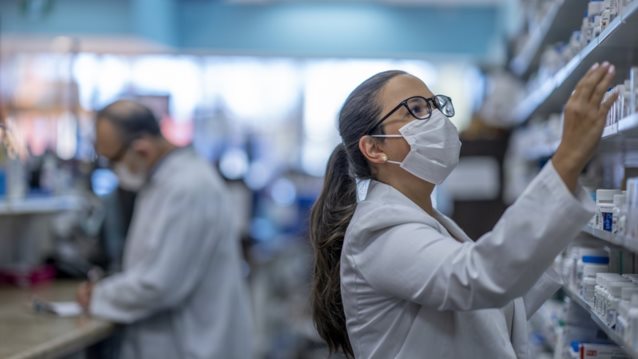 Πλεύρης: Αυξήσεις θα υπάρχουν μόνο σε φτηνά φάρμακα των 1-2 ευρώ - Γενόσημα και εισαγωγές εξασφαλίζουν επάρκεια