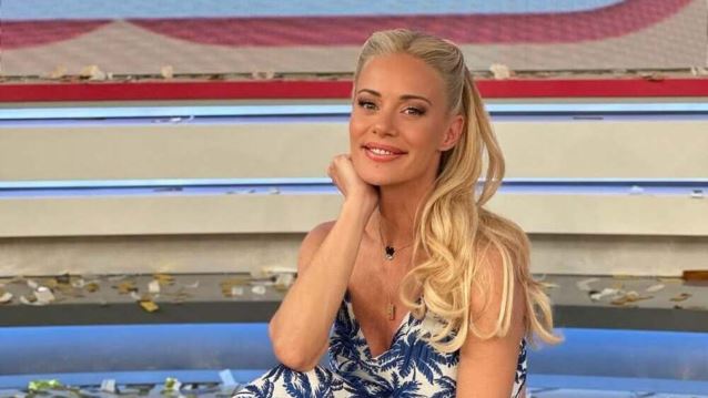 Η Ζέτα Μακρυπούλια απαντά σε δέκα άβολες ερωτήσεις: &quot;Ήταν μια λίγο αισχρή ατάκα, αφορούσε μέρος του σώματός μου&quot;