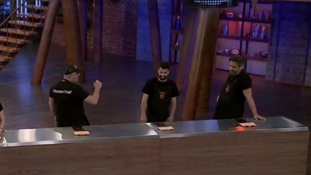 MasterChef | Χαμός στο συμβούλιο ψηφοφορίας! Απασφάλισε ο Μπόμπαινας: &quot;Πάρτε λίγο καλαμπόκι, σαν κοτούλες που είστε&quot;