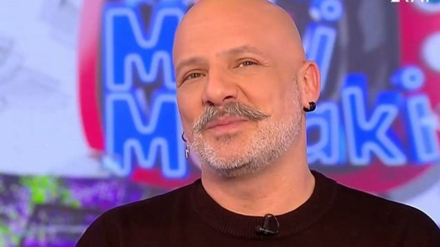 Ο Νίκος Μουτσινάς απάντησε on air αν τον διώχνουν από τον ΣΚΑΪ
