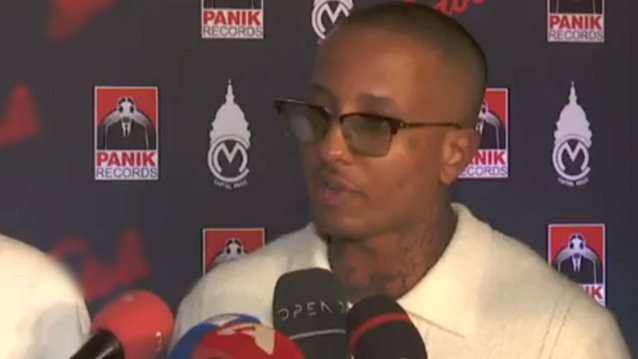 Light: Δεν φέρω κάποια ευθύνη ως πρότυπο. Αν ο γονιός αφήσει το 10χρονο παιδί του να ακούσει κάποια μουσική ή να δει το Scarface στην τηλεόραση είναι δικό του θέμα