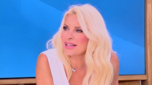 Ελένη Μενεγάκη: Η κόρη μου φοβόταν - &quot;Σε αυτήν την ηλικία; Δεν επιτρέπεται!&quot; της είπα