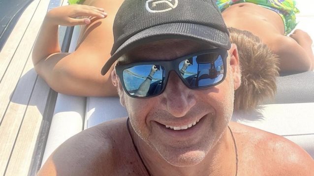 Θαλάσσια παιχνίδια για τον Γιώργο Λιάγκα και τους δύο γιους του