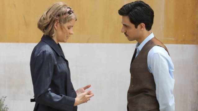 Άγριες Μέλισσες
: Νέες εξελίξεις! Η μυστηριώδης εξαφάνιση, η αποκάλυψη που καταρρακώνει την Ανέτ &amp; ο ερχομός ενός νέου άνδρα που θα ταράξει τη ζωή της Δρόσως