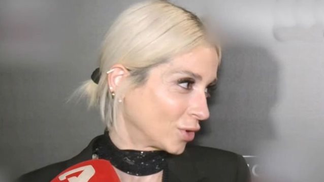 Σοφία Καρβέλα: "Δεν είπα ότι δεν το έχω με την υποκριτική, είπα ότι είμαι τελείως ατάλαντη"
