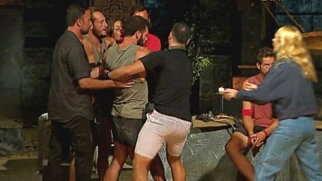 Survivor | Το απόλυτο χάος στο συμβούλιο του νησιού! Γιώργος Λιανός &amp; παραγωγή μπήκαν στη μέση για να χωρίσουν Σοϊλέδη &amp; Καραγκούνια