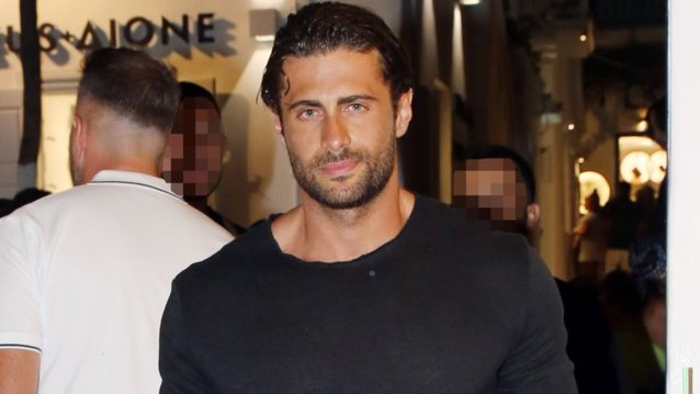 Νυχτοπερπατήματα στη Μύκονο για τον Κωνσταντίνο Βασάλο