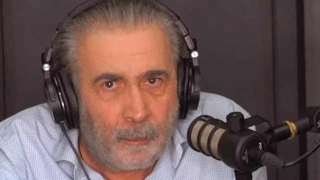 Χείμαρρος ο Λαζόπουλος για τον Αυτιά: "Πόσα χιλιόμετρα γλείψιμο έχει κάνει η γλώσσα του"