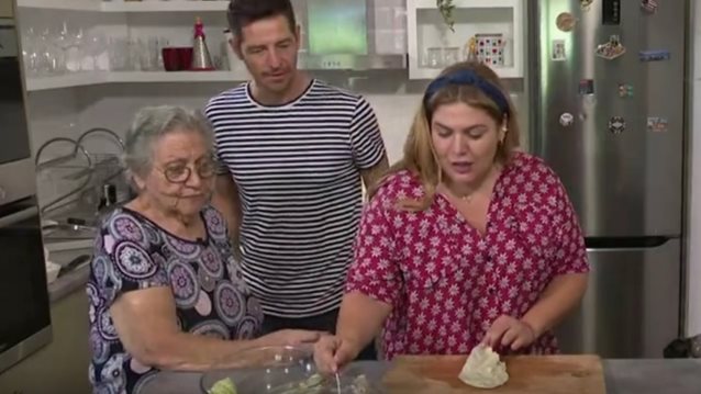 Η Συνταγή της Ημέρας: Ο Απόστολος Ρουβάς &amp; η γιαγιά Τούλα ετοιμάζουν λαχανοντολμάδες