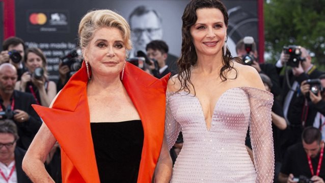 76ο Φεστιβάλ Βενετίας: Οι λαμπερές εμφανίσεις την Τελετή Έναρξης &amp; οι διάσημες αφίξεις στη Βενετία