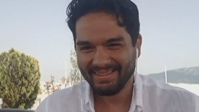 Χρήστος Μάστορας: Βγήκε στο «Καλό Μεσημεράκι» υποδυόμενος τον Καρρά και τρέλανε τον Μουτσινά!