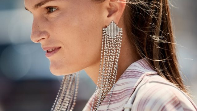 Οι τάσεις στα κοσμήματα και πώς τα συνδυάζουν τα κορίτσια της μόδας
: Αυτά είναι τα πιο επίκαιρα trends στο κόσμημα