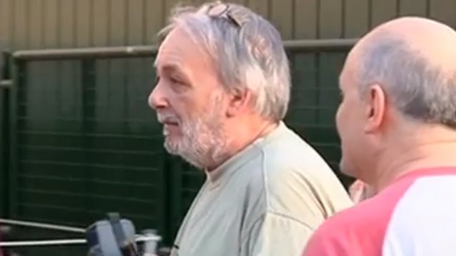 Ανδρέας Μικρούτσικος: Η σπάνια δημόσια εμφάνιση στο πλευρό του αδερφού του!