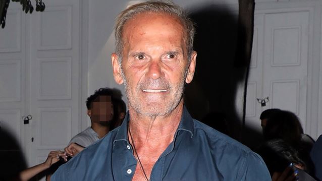 Ο Πέτρος Κωστόπουλος στόλισε το σπίτι του για τα Χριστούγεννα | Η φωτογραφία από το σπίτι του στο Ψυχικό