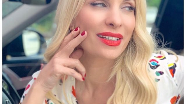 Ελένη Μενεγάκη : Το δημόσιο σχόλιο στη φωτογραφία της πεθεράς της!