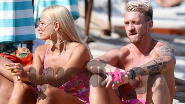 Ιωάννα Τούνη &amp; Νώντας Παπαντωνίου: Μύκονος Alert! Καυτές στιγμές στην παραλία