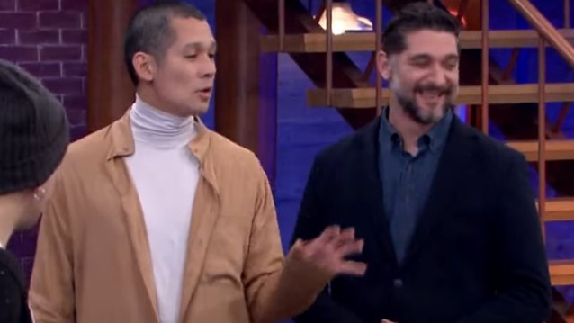 MasterChef | Η στιλιστική επιλογή του Σωτήρη Κοντιζά "έλιωσε" τον Πάνο Ιωαννίδη