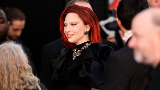 Lady Gaga | Με νέο look δίπλα στην Jenna Ortega στη σειρά Wednesday