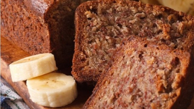 MamaPost by The Mamagers: «Θρεπτικό κέικ με μπανάνα, χωρίς αλεύρι και ζάχαρη, για μικρούς και μεγάλους»