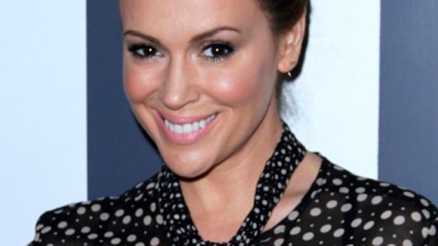 Alyssa Milano : Με την καμπάνια «Me too» αποκαλύπτει χιλιάδες περιστατικά σεξουαλικής παρενόχλησης
