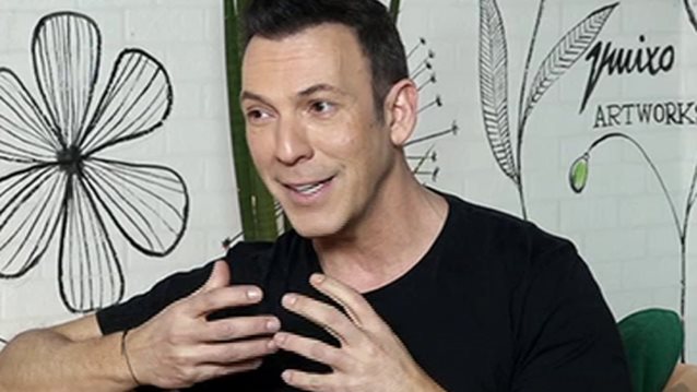 Θανάσης Αναγνωστόπουλος: Η παρουσιάστρια που «αρπάχτηκε» για το εξώφυλλο, τα ρετούς &amp; ο ανεύθυνος σταρ