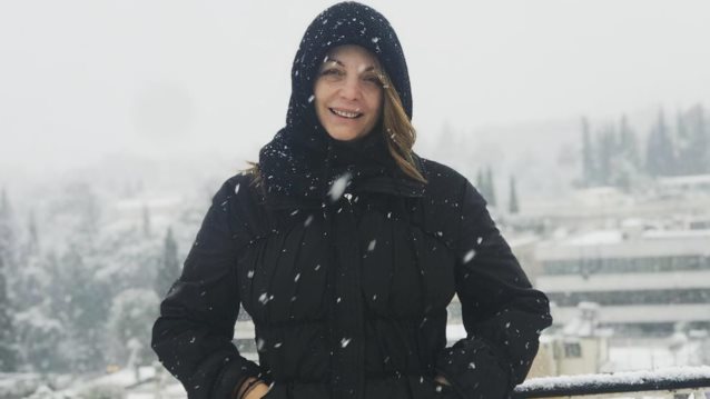 Η Άντζελα Γκερέκου φωτογραφίζει τις γυναίκες της ζωής της και δηλώνει χαρούμενη