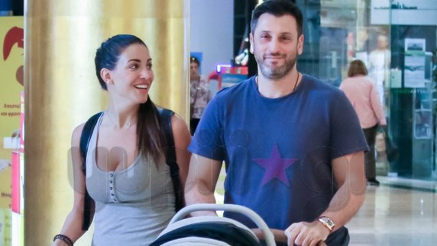Φελίσια Λαπάτη: Η πρώτη δημόσια εμφάνιση με τον σύζυγό και τον γιο της!