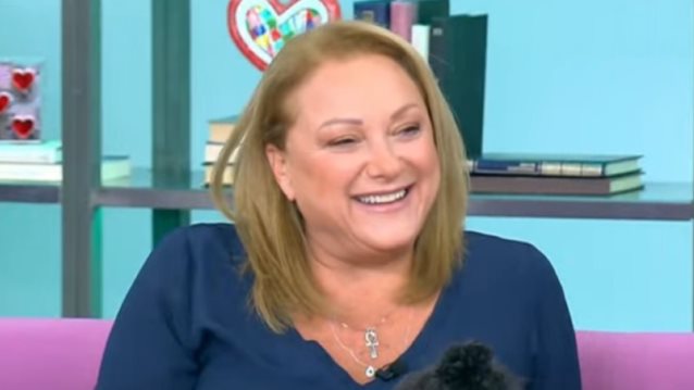 Η Ρένια Λουιζίδου αποκάλυψε όσα πρέπει να ξέρεις για τους "Φόνους στο καμπαναριό"