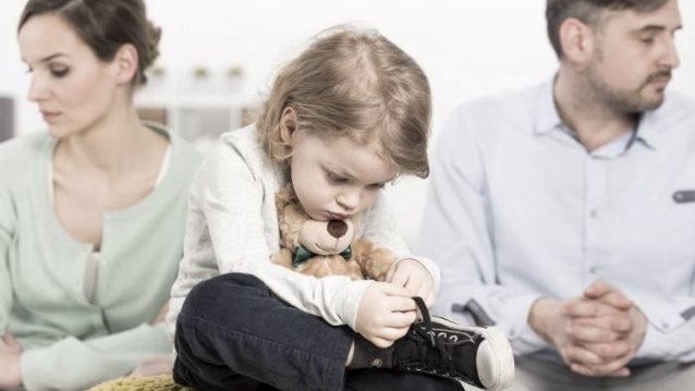 MamaPost by The Mamagers: «Τα συχνότερα λάθη που κάνουμε οι χωρισμένοι γονείς και πληγώνουμε τα παιδιά μας»