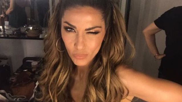 Δέσποινα Βανδή: Η σπάνια φωτογραφία με την κόρη της στην παραλία!