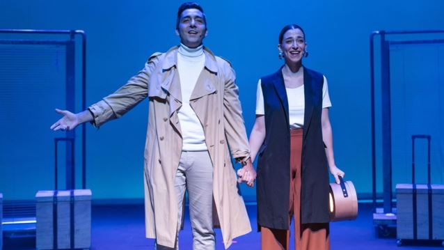 Η "Απλή Μετάβαση" έρχεται στο θέατρο Ακροπόλ | Το πρώτο ελληνικό μιούζικαλ για τους ανθρώπους του σήμερα