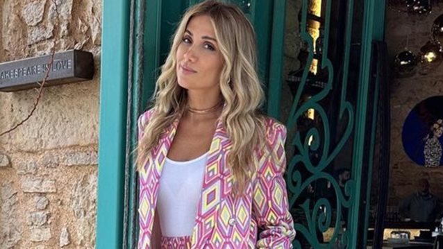 Η Στέλλα Καλλή ποζάρει με το μαγιό της | Δείτε τη φωτογραφία