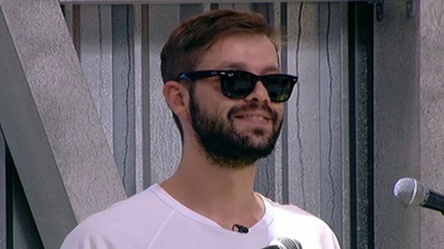 Video Of The Day : Ο Αντρέας των Alcatrash αναβίωσε τη χθεσινή φωτογράφιση του GNTM!