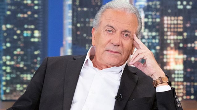 Δημήτρης Αβραμόπουλος: &quot;Ευτυχώς τα παιδιά μου δεν έχουν &quot;μπολιαστεί&quot; με το μικρόβιο της πολιτικής. Είναι πάνω απ&#39; όλα καλοί χαρακτήρες&quot;