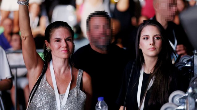 Μιράντα Πατέρα | Το διαχρονικό φόρεμα της γυναικείας γκαρνταρόμπας που επέλεξε για την εμφάνισή της σε κοσμικό event