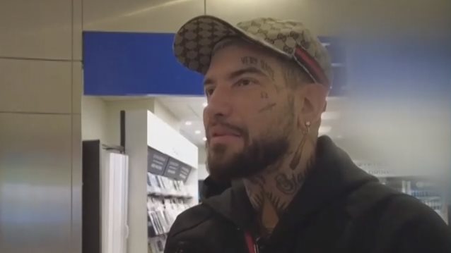 Η επική αντίδραση του Snik σε ερώτηση για τον Νταλάρα: "Είναι αυτός που τα είχε με την Άννα Βίσση;"