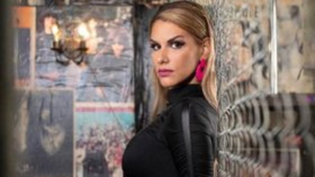 Ρενέ Αγέρη | Nέο τραγούδι μετά την viral επιτυχία της &quot;Ήταν ένα μικρό καράβι...ακυβέρνητο&quot;