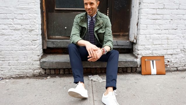 Πώς θα φορέσεις σωστά τα αγαπημένα σου sneakers: Έξι πρακτικές συμβουλές για να το κάνεις καλύτερα!