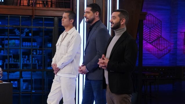 Ο Σωτήρης Κοντιζάς και ο Πάνος Ιωαννίδης στη "Φάρμα" με τον Λεωνίδα Κουτσόπουλο