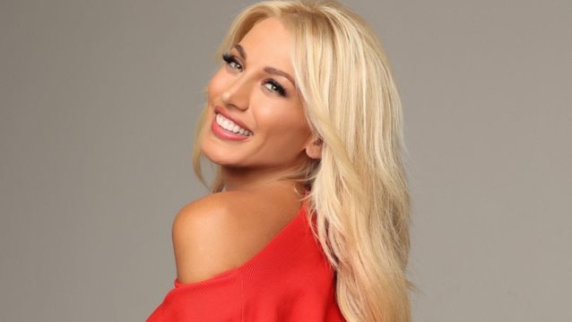 Εν τω μεταξύ, γιατί η Σπυροπούλου να ξέρει τη Σαλαμίνα;