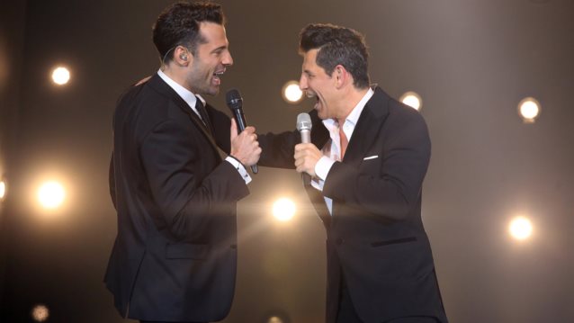 Σάκης Ρουβάς | Η έκπληξη για τα γενέθλια του Κωνσταντίνου Αργυρού επί σκηνής