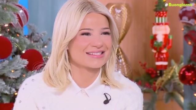 Η Φαίη Σκορδά "αποπροσανατολίστηκε" on air - "Πάει η ροή παιδιά"