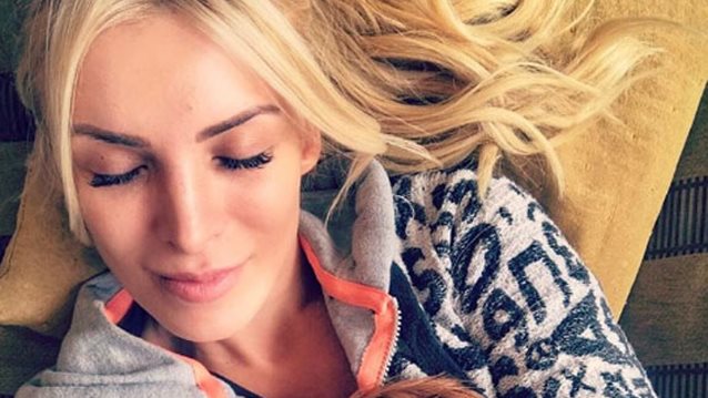 Κατερίνα Καινούργιου: Πιο sexy από ποτέ! Δείτε τη μόνο με το μαγιό της