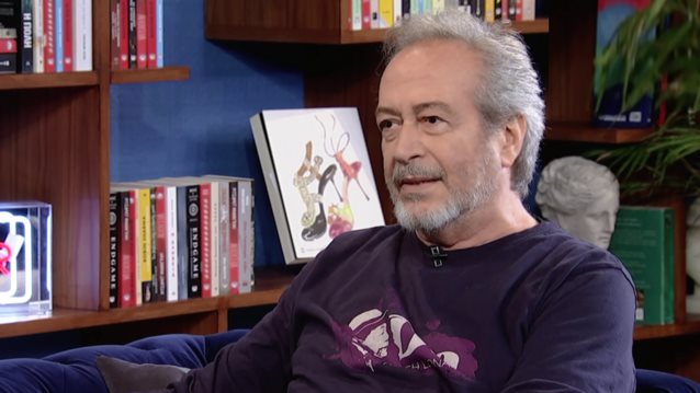 Ο Γρηγόρης Βαλτινός μιλά για όλα: Η κρίση πανικού επί σκηνής, η απουσία πατρικού προτύπου &amp; η εξωτερική ομορφιά που δεν ένιωσε ποτέ