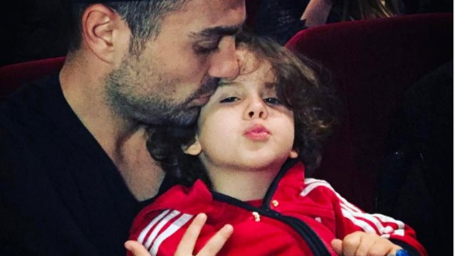 Στέλιος Χανταμπάκης: Δείτε τον γιο του να τον παρακολουθεί στο Survivor: Video