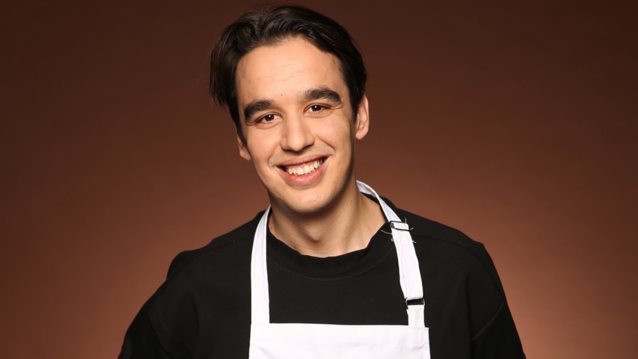 MasterChef | Βασίλης Μπόλλος: &quot;Δεν μπορούμε να αρέσουμε σε όλους. Μπήκα με το χαμόγελο και φεύγω με αυτό&quot;